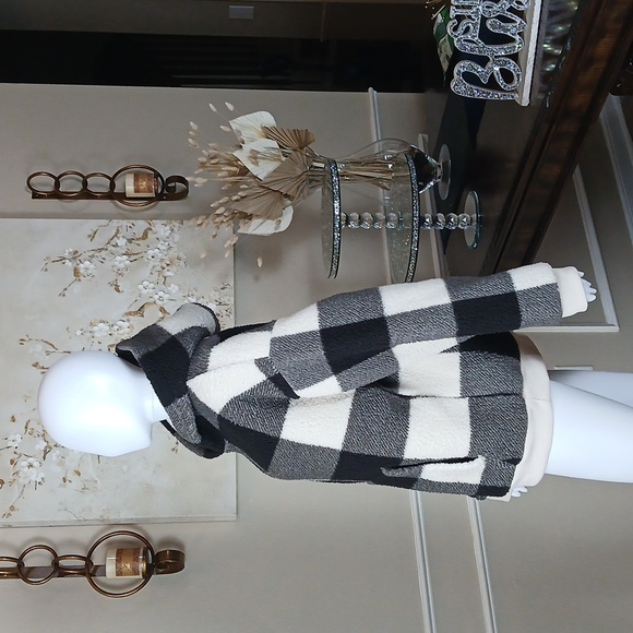 American Eagle Women's Plaid Fleece Sherpa Oversize Hoodie Sweater. Size M - Picture 10 of 17